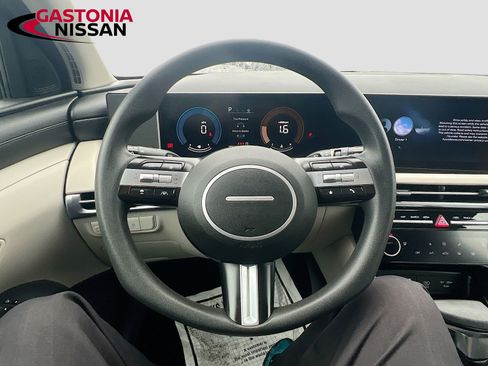 Used 2025 Hyundai Tucson SEL image 14