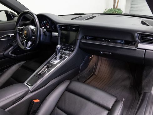 Used 2018 Porsche 911 Carrera image 12