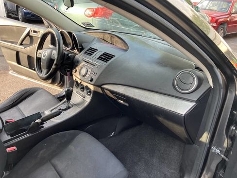 Used 2010 MAZDA MAZDA3 i Touring FWD image 23
