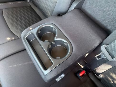 Used 2024 Nissan Pathfinder SV image 25