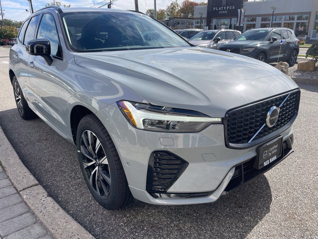 Certified 2024 Volvo XC60 B5 Plus w/ Climate Package AWD/4WD image 7