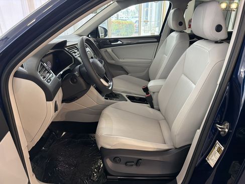 Certified 2023 Volkswagen Tiguan SE FWD image 5
