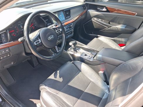 Used 2017 Kia Cadenza Technology FWD image 9