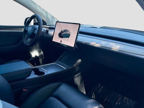 Used 2023 Tesla Model Y Performance AWD/4WD image 29
