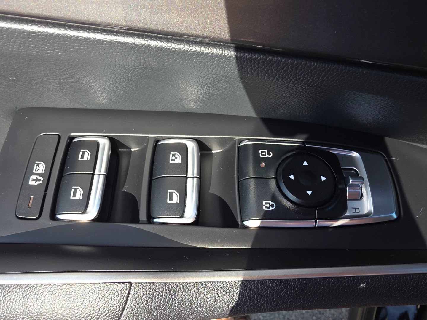 Used 2026 Kia Sorento LX FWD image 10