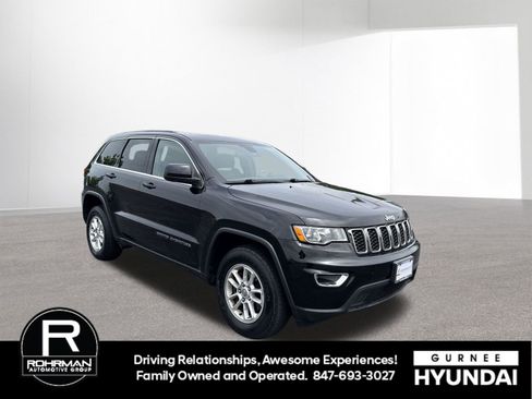 Used 2018 Jeep Grand Cherokee Laredo AWD/4WD image 2