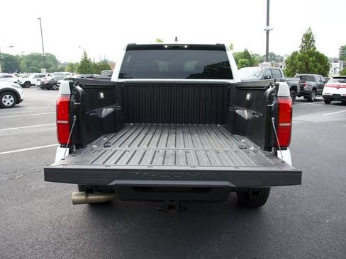 Used 2026 Toyota Tacoma SR5 AWD/4WD image 11