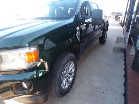 Used 2016 GMC Canyon SLT w/ Driver Alert Package image 3