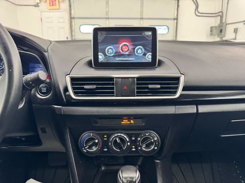 Used 2016 MAZDA MAZDA3 i Touring FWD image 25