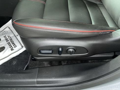 Used 2025 Chevrolet TrailBlazer RS w/ Convenience Package FWD image 14