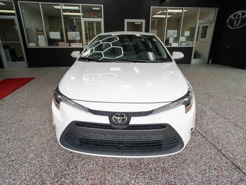 Used 2024 Toyota Corolla LE image 6