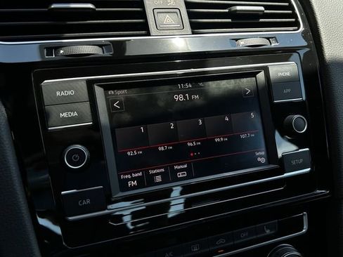 Used 2018 Volkswagen GTI S FWD image 19