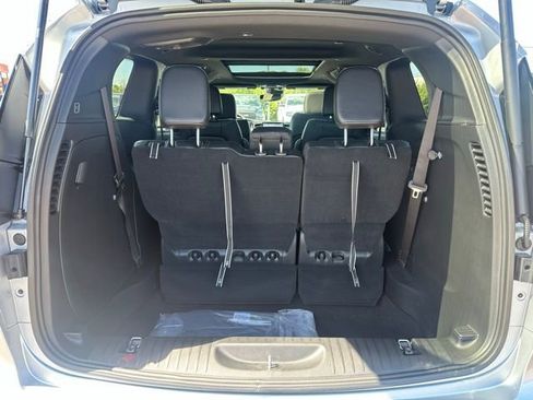 New 2026 Chrysler Pacifica Select FWD image 5
