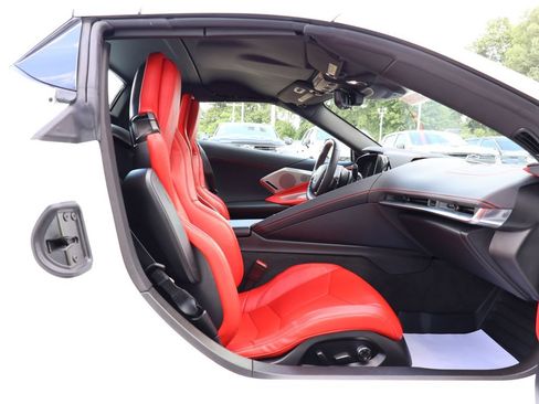Used 2024 Chevrolet Corvette Stingray Preferred Conv w/ Z51 Performance Package RWD image 25