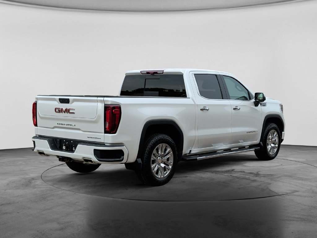 Used 2023 GMC Sierra 1500 Denali w/ Technology Package AWD/4WD image 7