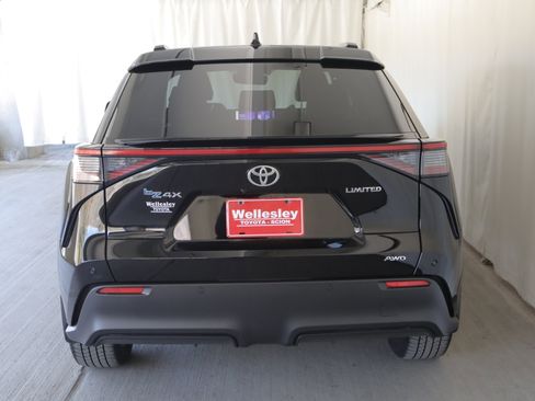 Used 2023 Toyota bZ4X AWD image 26