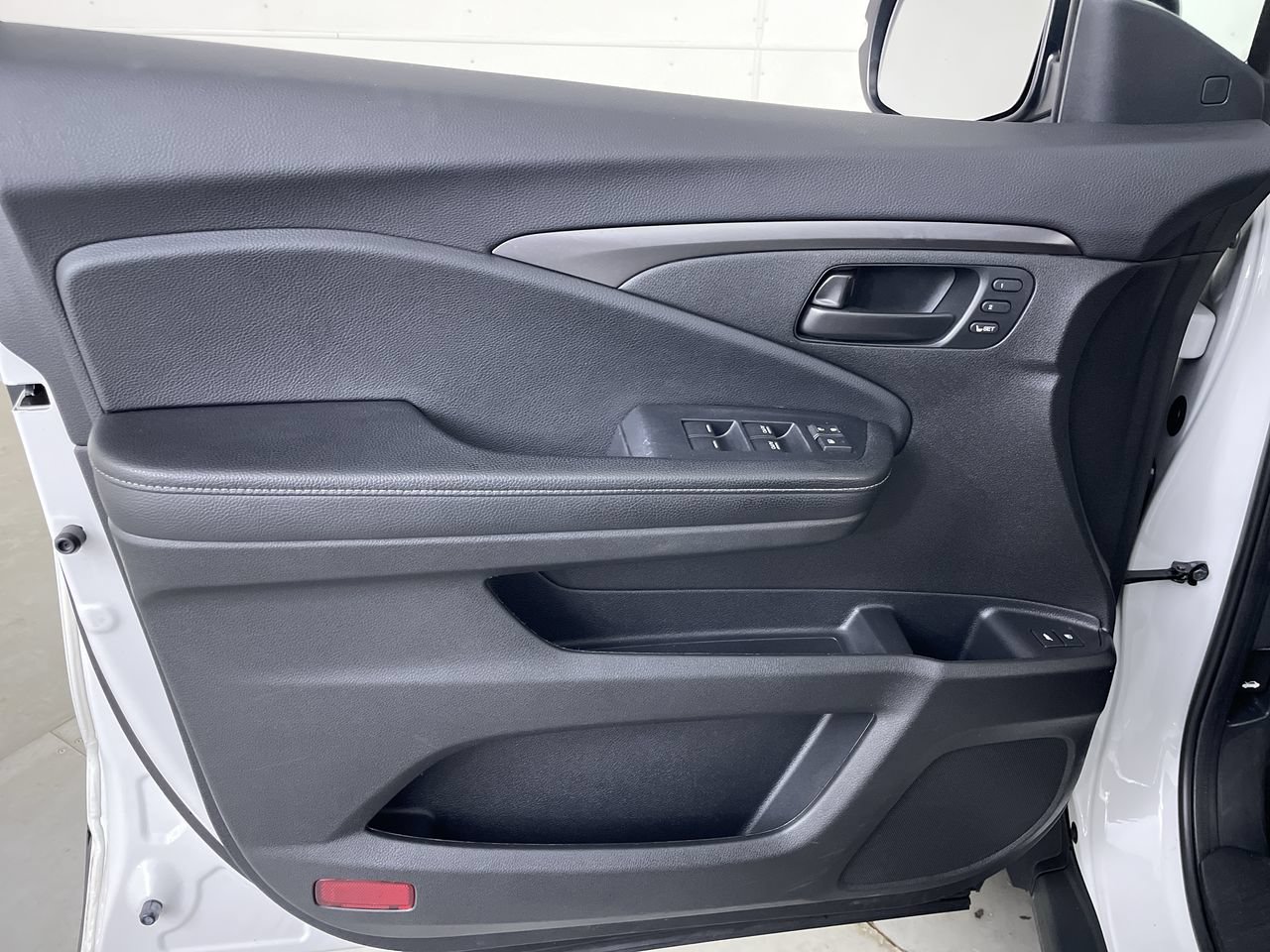Used 2023 Honda Passport EX-L image 11