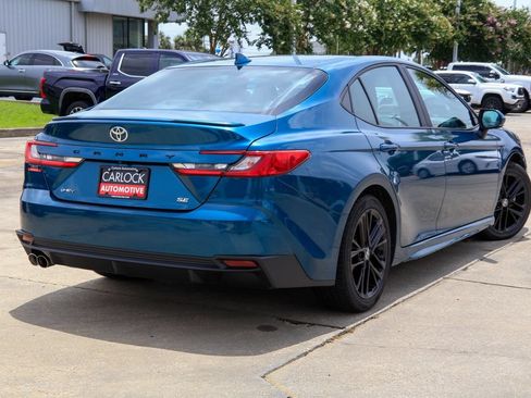Used 2025 Toyota Camry SE FWD image 3