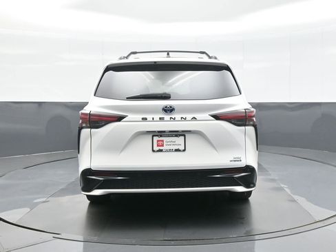 Used 2021 Toyota Sienna XSE w/ XSE Plus Package FWD image 6