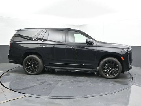 Used 2023 Cadillac Escalade Sport Platinum w/ LPO, ONYX Package AWD/4WD image 4