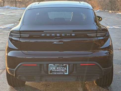 Certified 2025 Porsche Macan Electric image 6