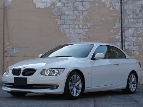 Used 2013 BMW 328i Convertible RWD image 1