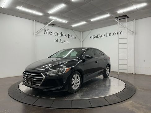 Used 2018 Hyundai Elantra SE w/ SE Connectivity Package 04 image 3