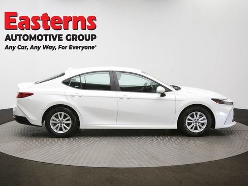 Used 2025 Toyota Camry LE image 43