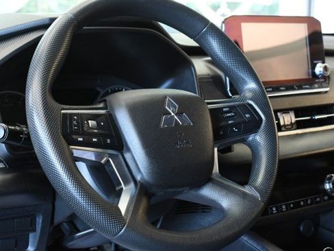 Used 2024 Mitsubishi Outlander ES AWD/4WD image 22