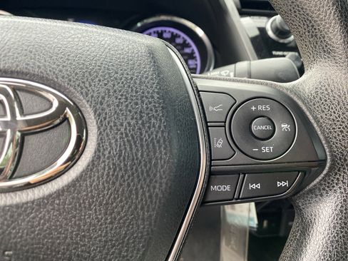 Used 2019 Toyota Camry LE image 23