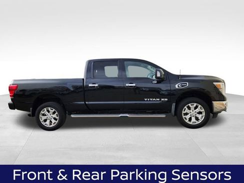 Used 2019 Nissan Titan SV w/ SV Convenience Package image 11