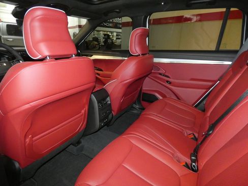 Used 2024 Jeep Wagoneer Launch Edition image 28