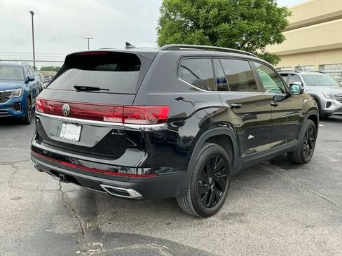 Certified 2025 Volkswagen Atlas SE w/ Black Wheel Package AWD/4WD image 3
