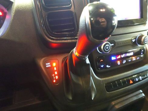 Used 2023 RAM ProMaster 2500 FWD image 13