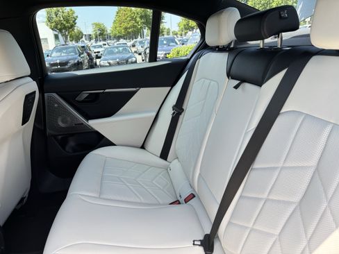 Used 2024 BMW i5 M60 w/ Premium Package AWD/4WD image 26