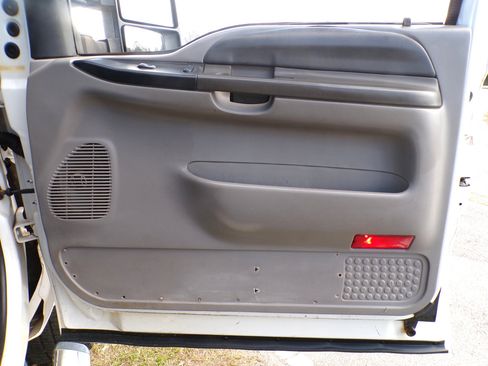 Used 1999 Ford F250 Lariat image 20