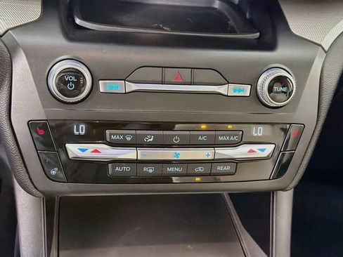 Certified 2020 Ford Explorer XLT w/ Equipment Group 202A AWD/4WD image 19