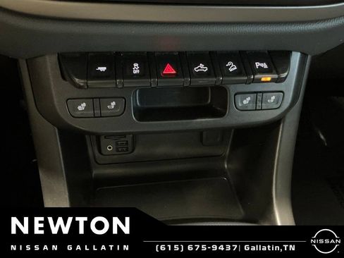 Used 2020 Chevrolet Colorado Z71 w/ Z71 Midnight Edition AWD/4WD image 35