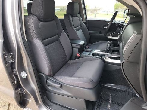 Certified 2025 Nissan Frontier SV w/ SV Convenience Package RWD image 15