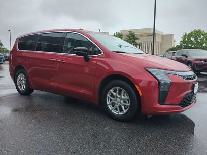 New 2027 Chrysler Pacifica Select