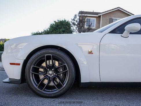 Used 2019 Dodge Challenger R/T Scat Pack RWD image 4