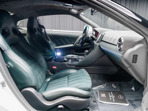 Used 2024 Nissan GT-R w/ Floor Mat Package AWD/4WD image 61