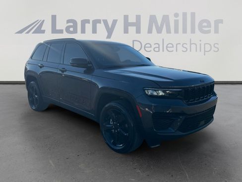 Certified 2022 Jeep Grand Cherokee Altitude image 7