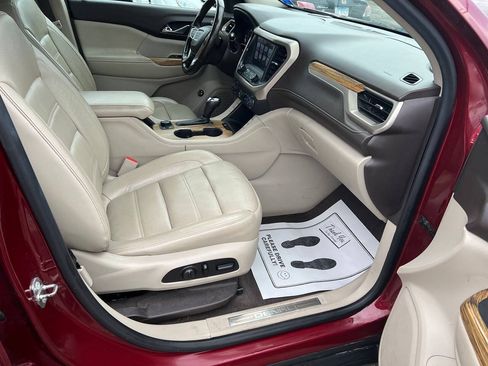 Used 2017 GMC Acadia Denali w/ Technology Package AWD/4WD image 4