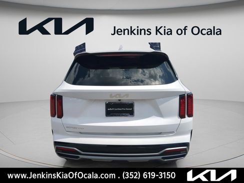 Used 2023 Kia Sorento S w/ Panoramic Sunroof Package FWD image 4