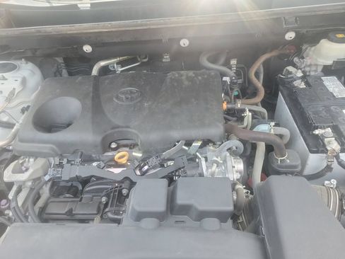 Certified 2022 Toyota RAV4 XLE FWD image 31