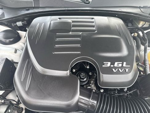 Used 2016 Chrysler 300 C w/ Safetytec Plus Group RWD image 28