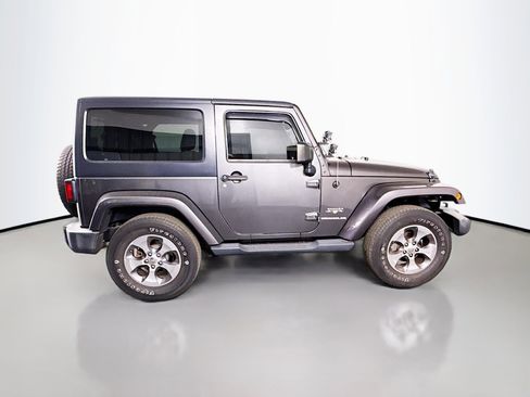 Used 2016 Jeep Wrangler Sahara w/ Connectivity Group image 11