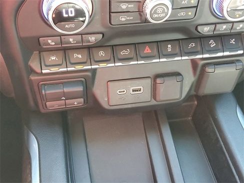 Used 2020 GMC Sierra 1500 Denali w/ Denali Ultimate Package image 23