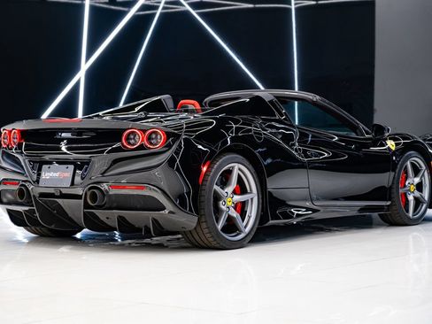 Used 2023 Ferrari F8 Tributo RWD image 26